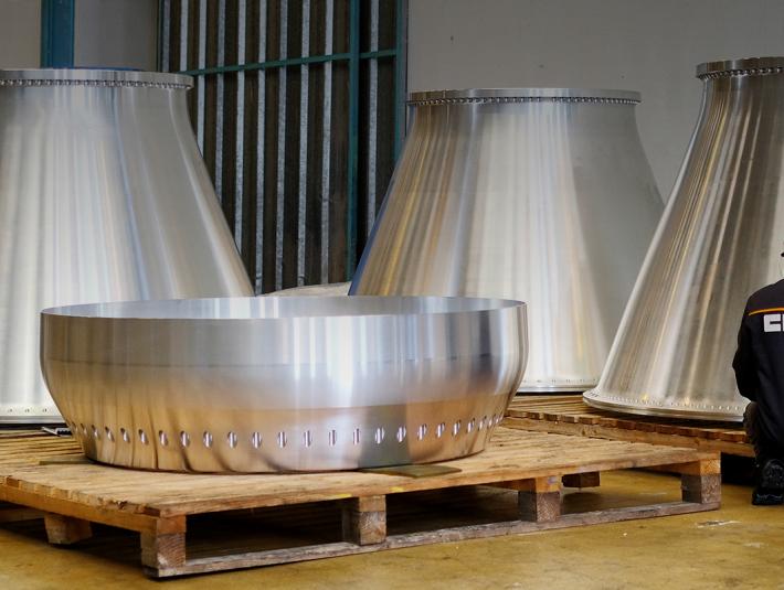 Nozzle casings for Ariane 5 launcher